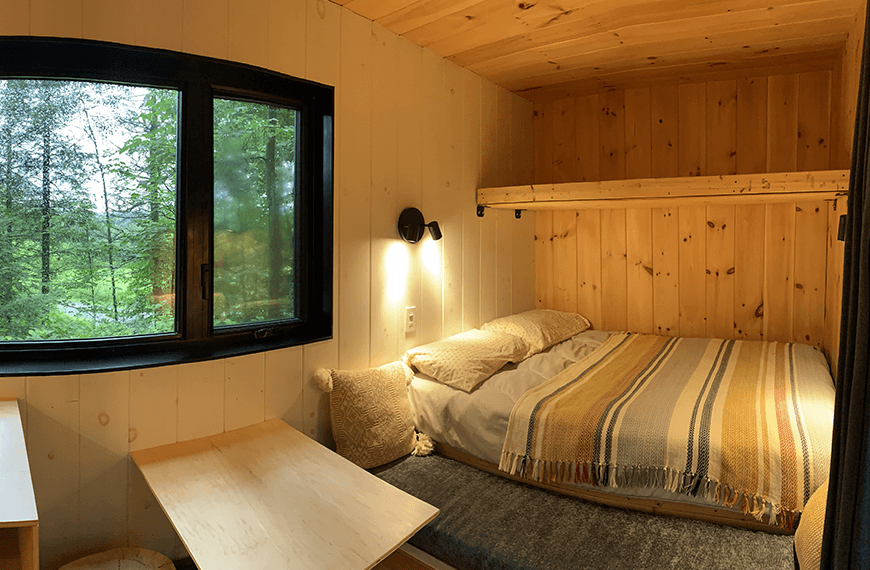 Intérieur chambre mini-maison moderne et réfléchie